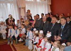 В Україні з краю в край ходить Святий Миколай…